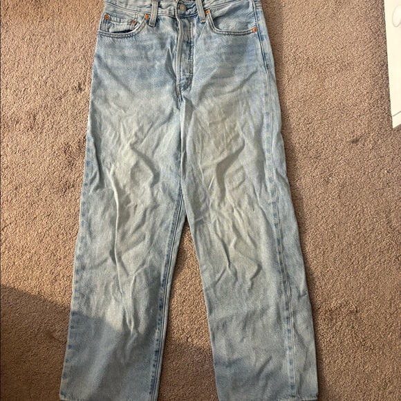 Levi’s - Picture 2 of 3